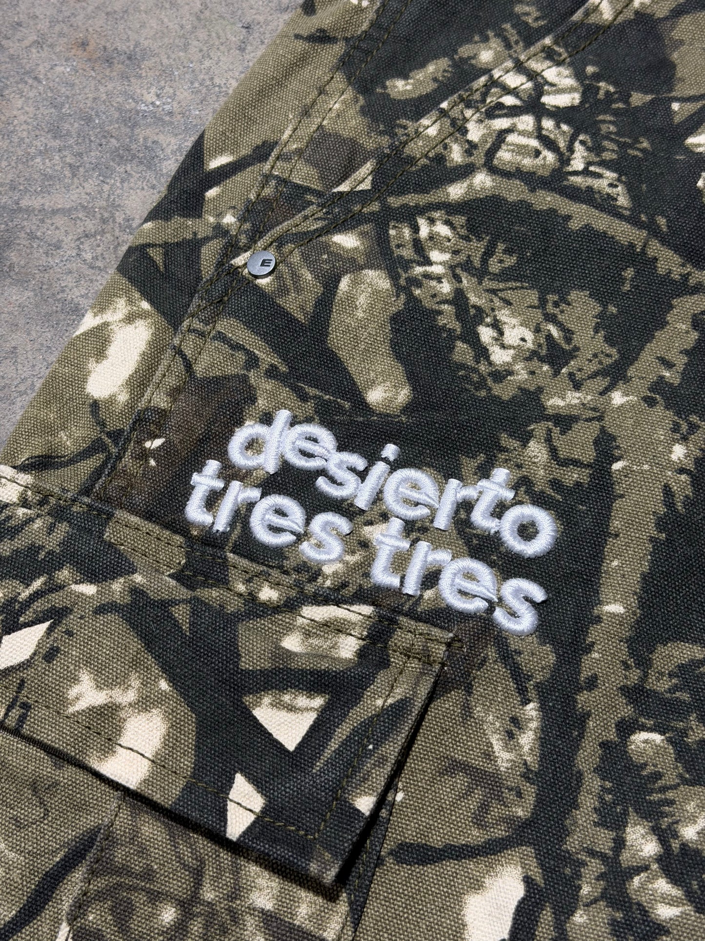 Desierto Tres Tres Hunter Camo Shorts